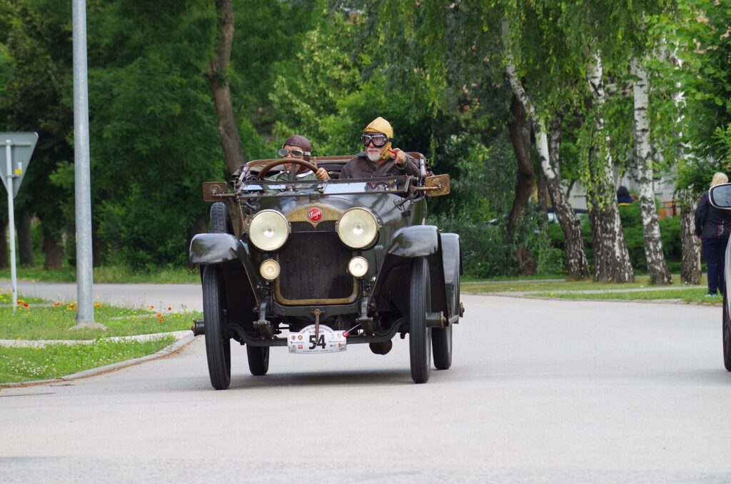 Hjulet og den tidlige utviklingen av bilen